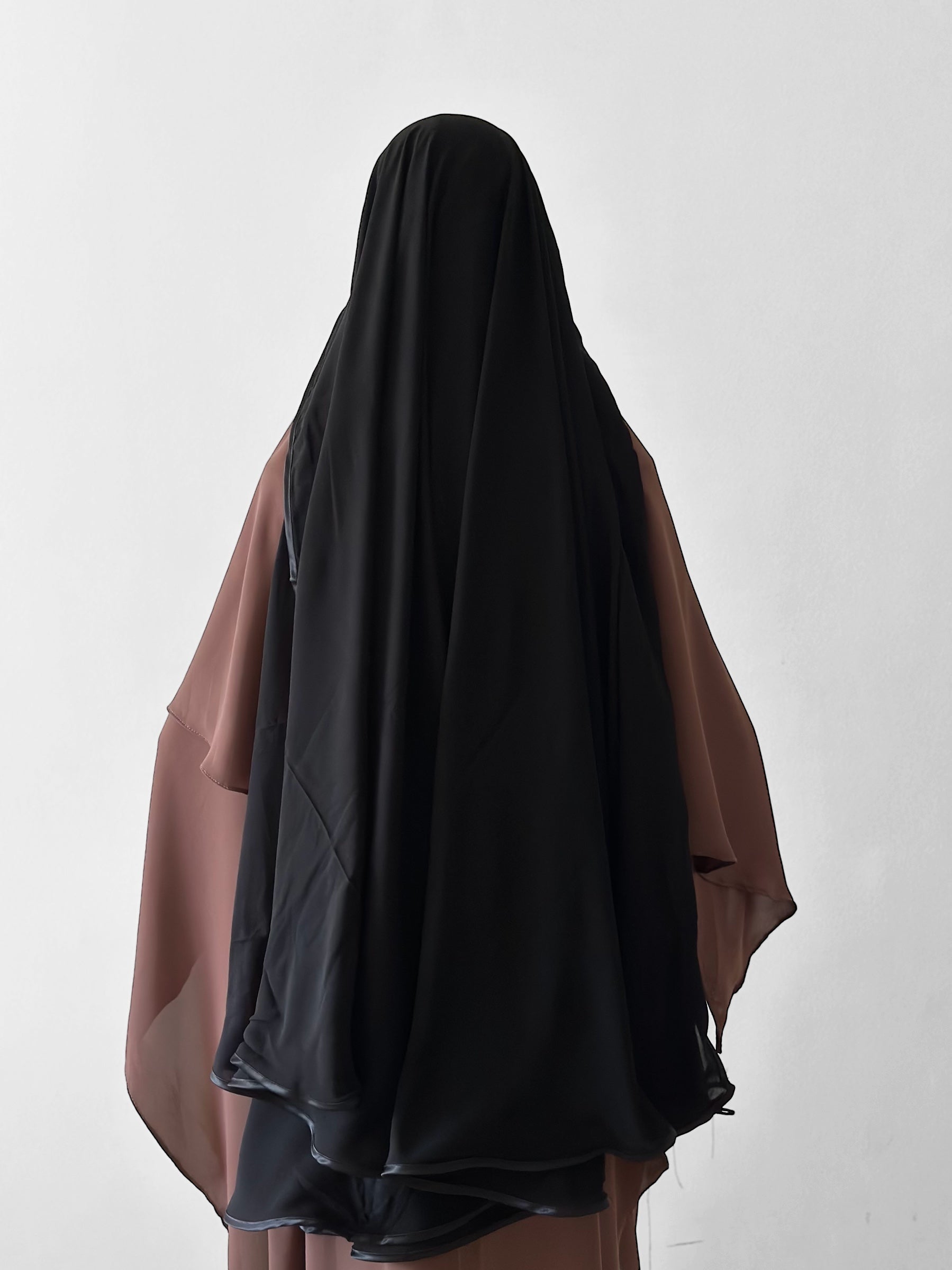 Niqab Khachia